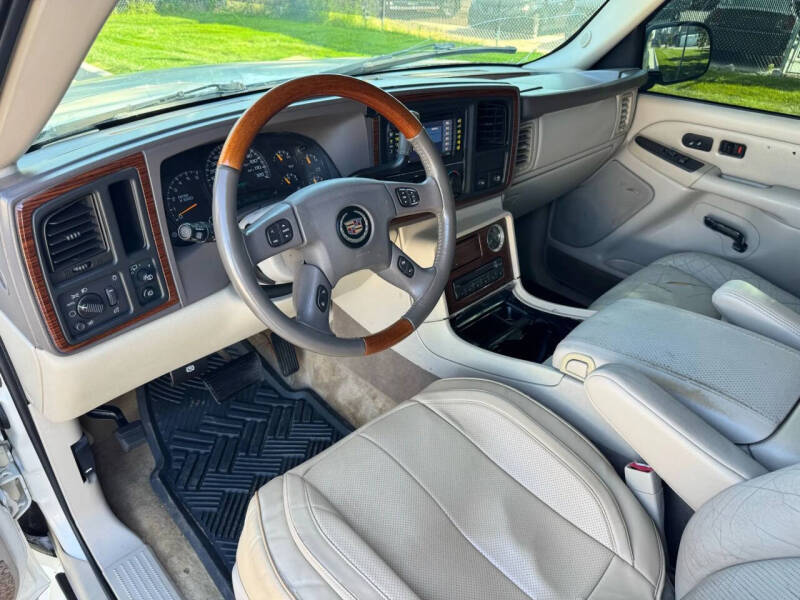 2004 Cadillac Escalade