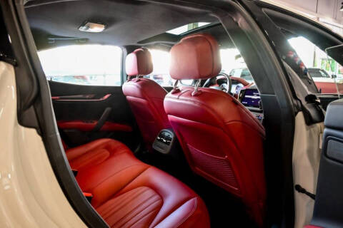 2022 Maserati Ghibli Modena Q4