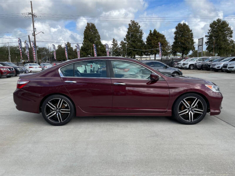 2017 Honda Accord Sport photo 4