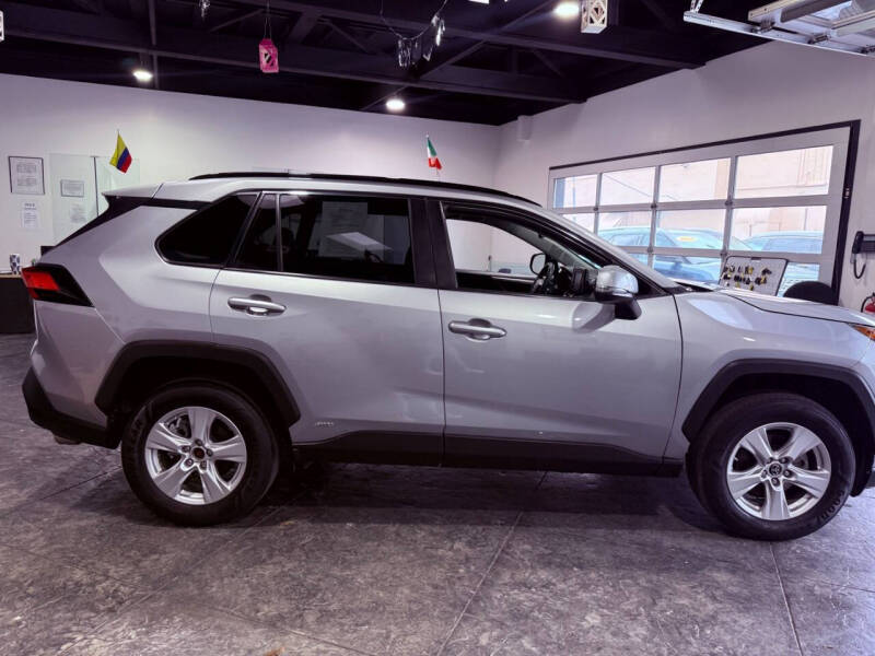 2019 Toyota RAV4 Hybrid LE