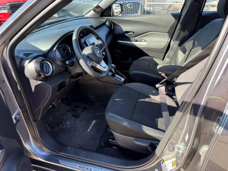 2020 Nissan Kicks SV