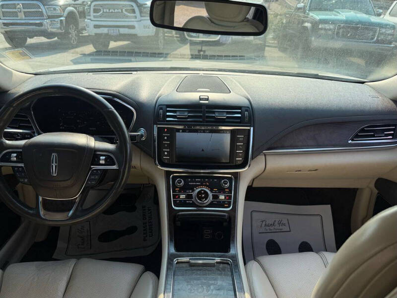 2017 Lincoln Continental Select
