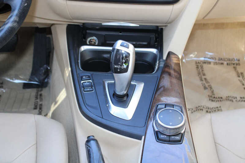 2015 BMW 3 Series 320i