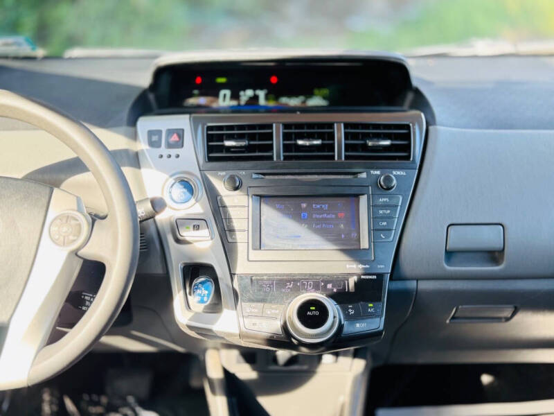 2012 Toyota Prius v Two