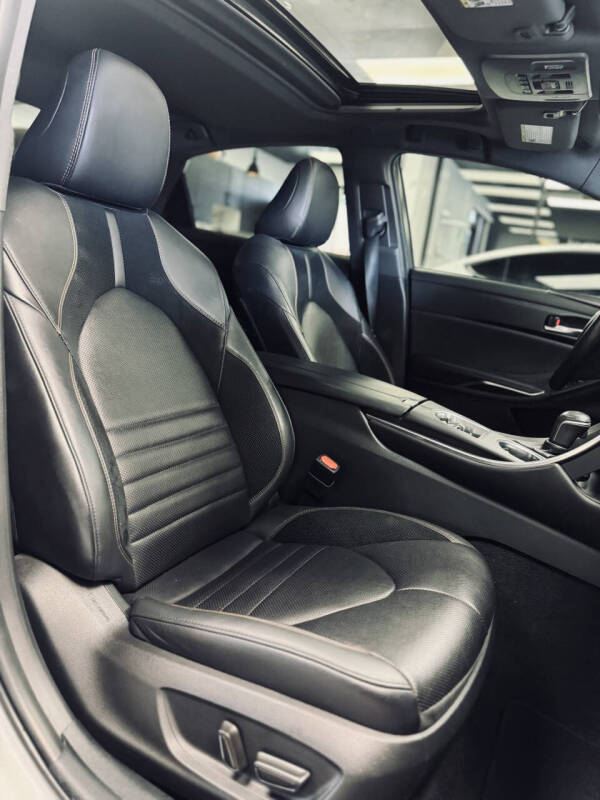 2020 Toyota Avalon XSE