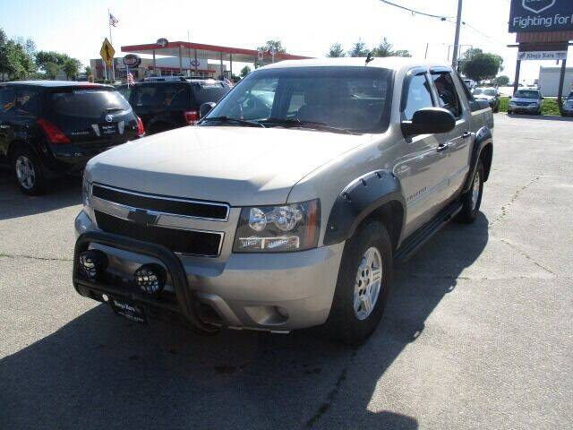 2008 Chevrolet Avalanche for sale at King's Kars in Marion IA
