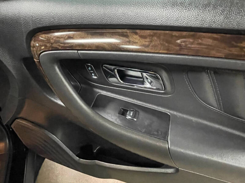 2019 Ford Taurus Limited