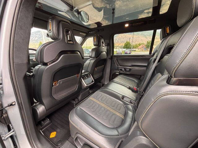 2024 Rivian R1S Adventure