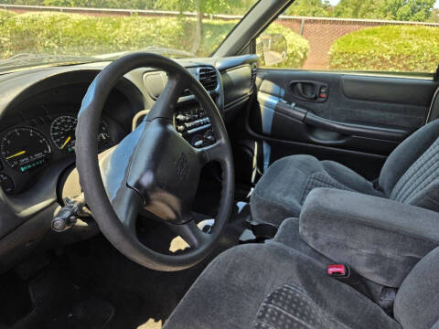 2000 Chevrolet S-10 LS