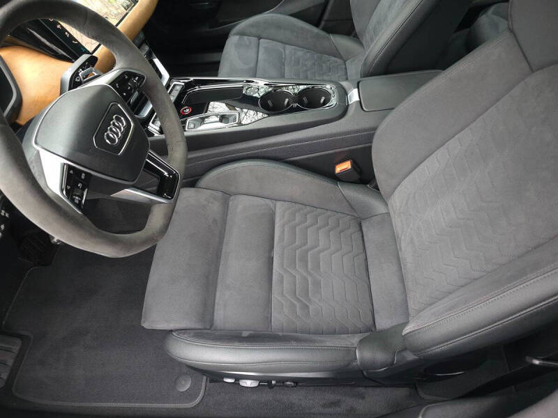 2023 Audi e-tron GT quattro Premium Plus