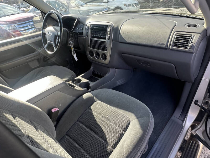 2003 Ford Explorer XLT
