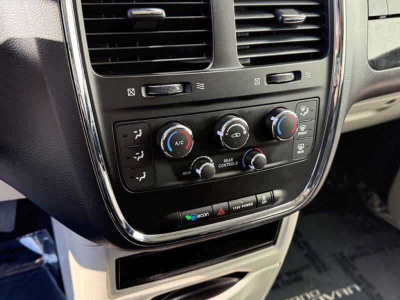 2017 Dodge Grand Caravan SE