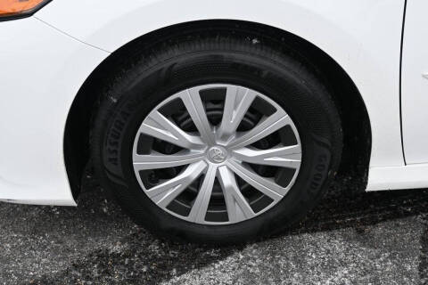 2019 Toyota Camry Hybrid LE