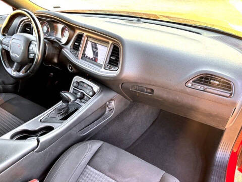 2022 Dodge Challenger SXT