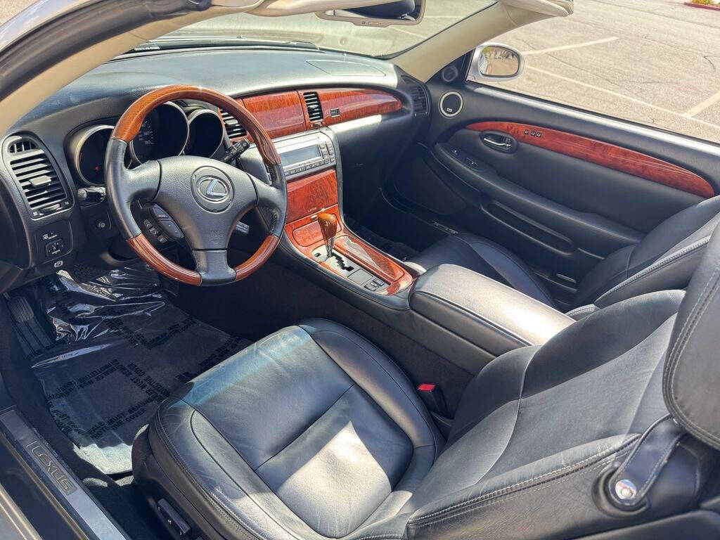 2004 Lexus SC 430 12
