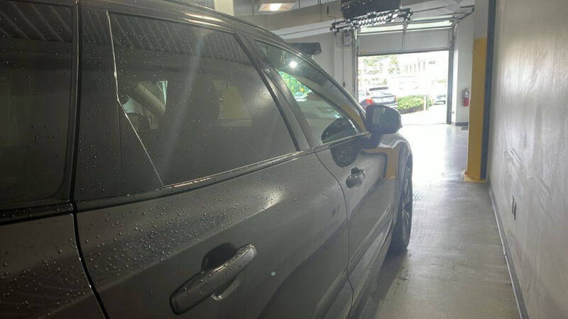 2025 Volvo XC60 T8 Core Dark Theme