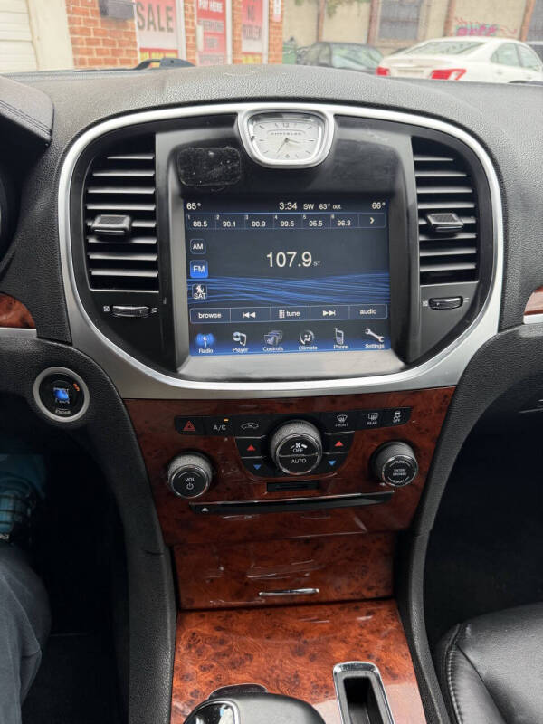 2012 Chrysler 300 Limited