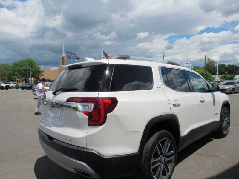 2020 GMC Acadia SLT