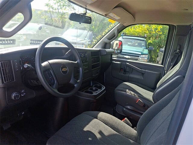 2023 Chevrolet Express 2500