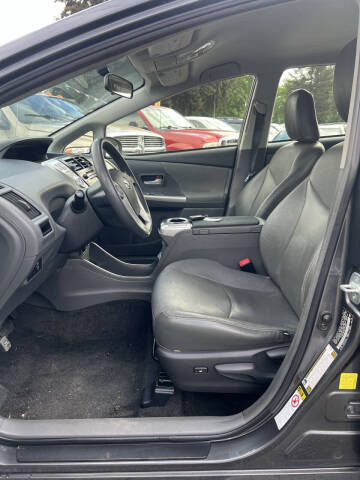 2012 Toyota Prius v Two