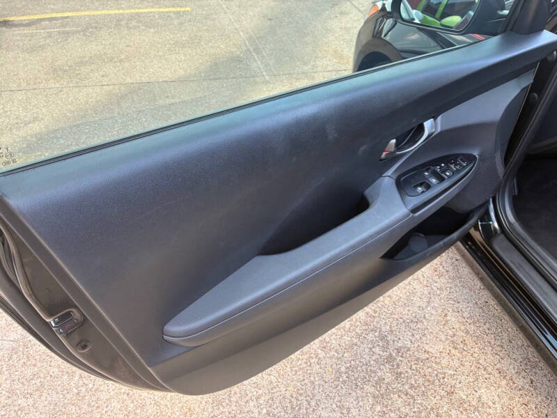 2020 Hyundai Veloster 2.0L