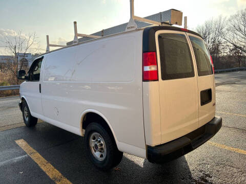 2019 GMC Savana 2500