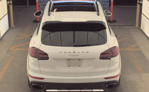 2017 Porsche Cayenne Platinum Edition