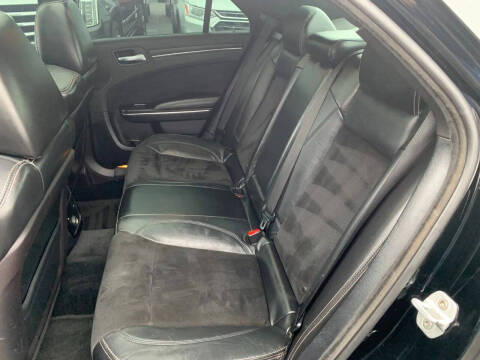 2012 Chrysler 300 SRT8