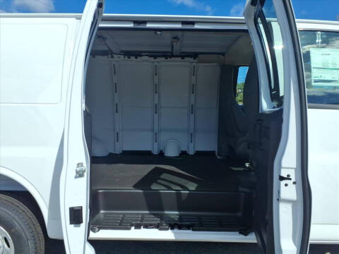 2025 Chevrolet Express 2500