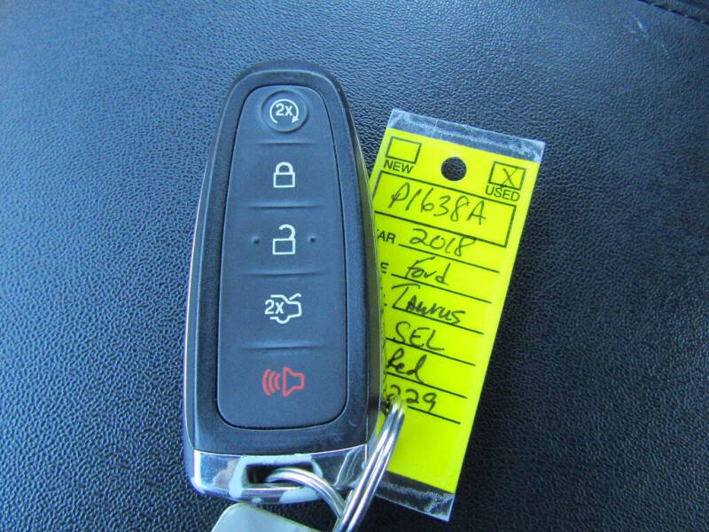 2018 Ford Taurus SEL