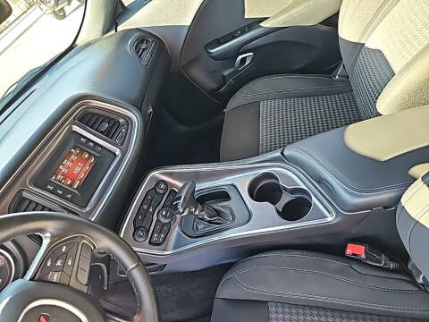 2016 Dodge Challenger SXT