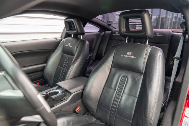 2006 Ford Mustang 14