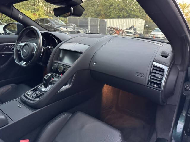 2019 Jaguar F-TYPE P300