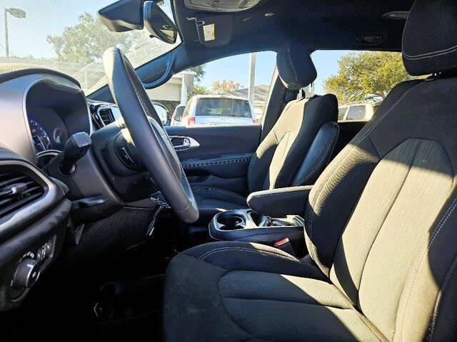 2024 Chrysler Pacifica Touring