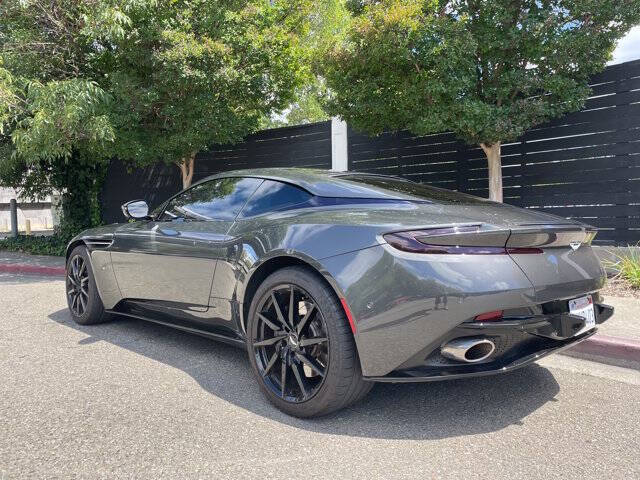 2017 Aston Martin DB11
