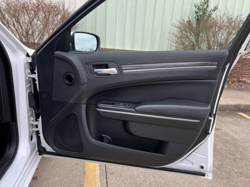 2020 Chrysler 300 Touring