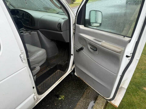 2005 Ford E-Series E-150