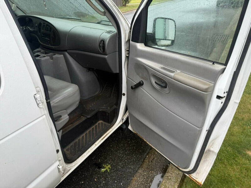 2005 Ford E-Series E-150