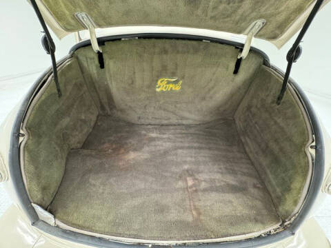 1948 Ford Super Deluxe