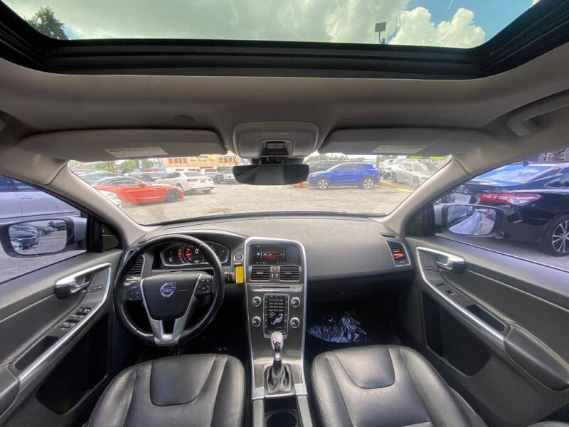 2016 Volvo XC60 T5 Drive-E Premier