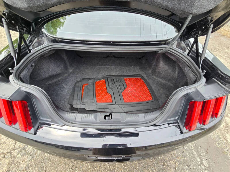 2017 Ford Mustang V6
