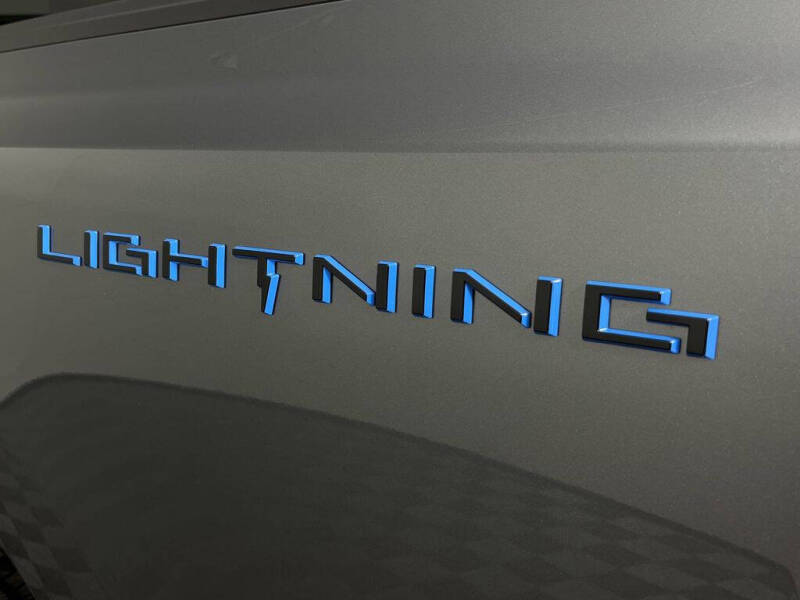 2025 Ford F-150 Lightning Flash