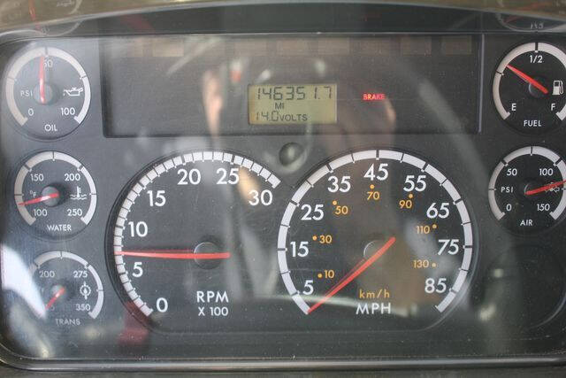 2006 Freightliner M2 106