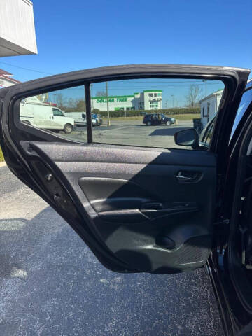 2021 Nissan Versa SR