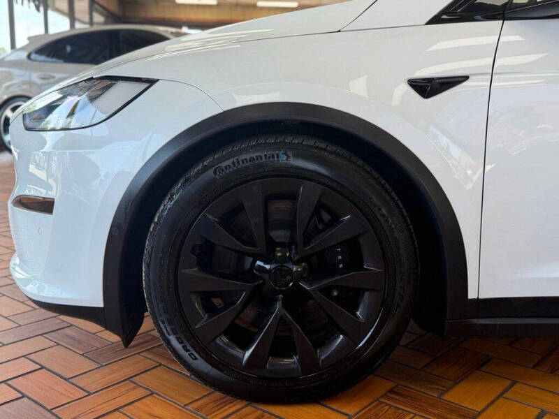 2023 Tesla Model X Standard Range