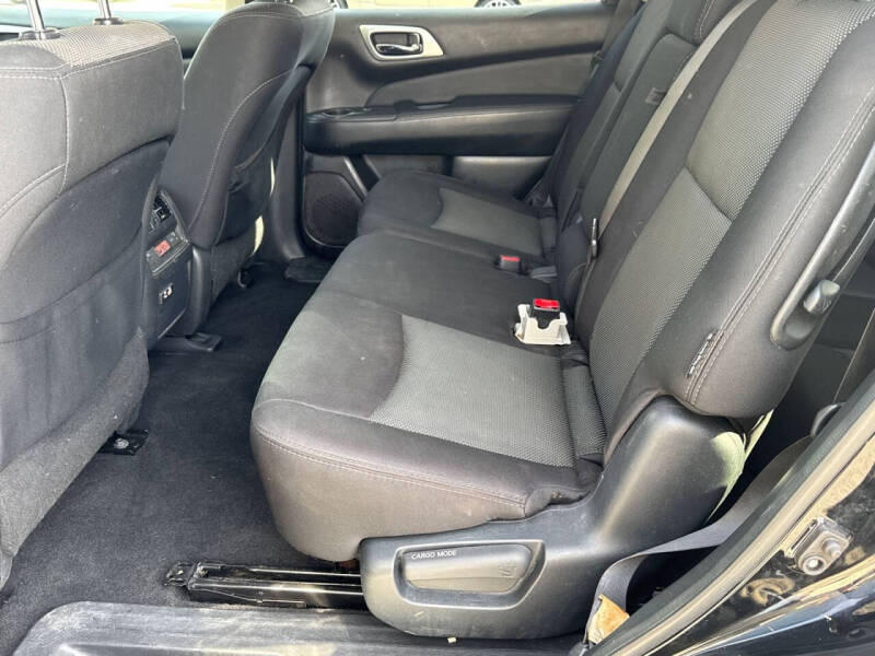 2020 Nissan Pathfinder S