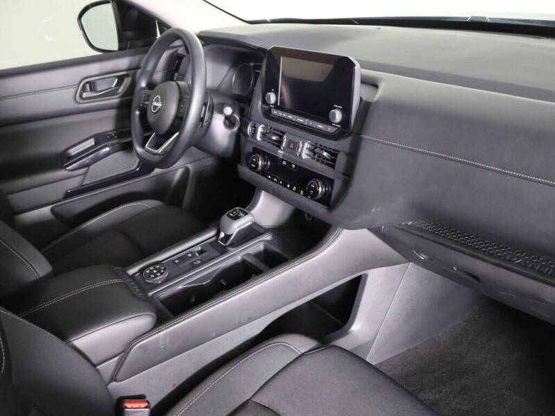 2024 Nissan Pathfinder S