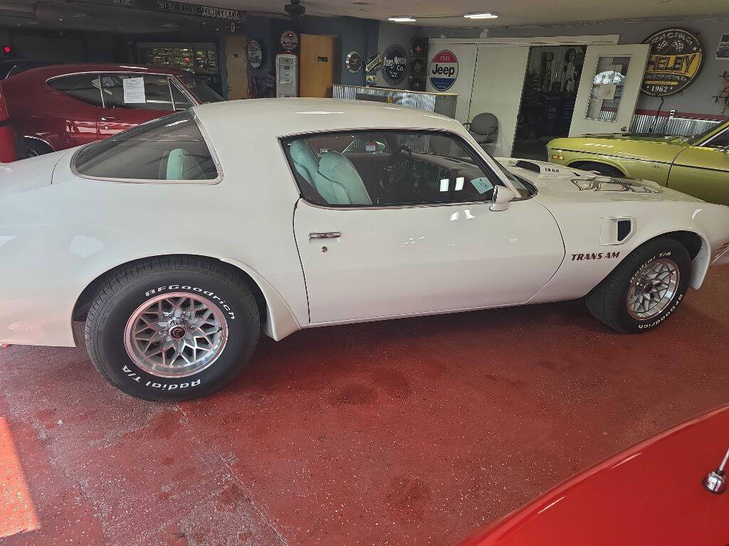 1976 Pontiac Trans Am 23