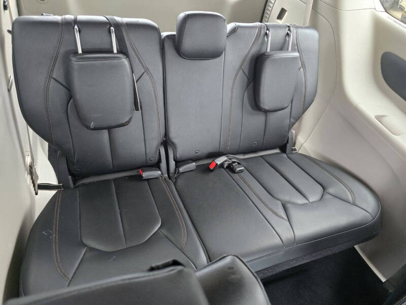 2017 Chrysler Pacifica Touring Plus