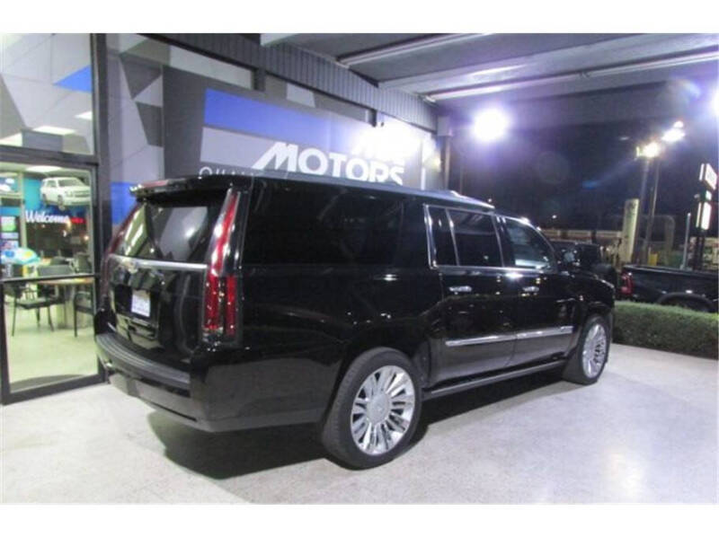 2018 Cadillac Escalade ESV Platinum